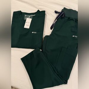 Figs XS PETITE Scrub Set $30